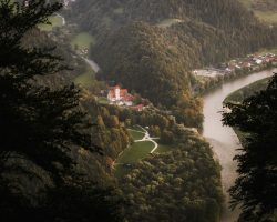 Photo by <a href="https://unsplash.com/@peter_oslanec?utm_source=unsplash&utm_medium=referral&utm_content=creditCopyText">Peter Oslanec</a> on <a href="https://unsplash.com/s/photos/slovakia?utm_source=unsplash&utm_medium=referral&utm_content=creditCopyText">Unsplash</a>